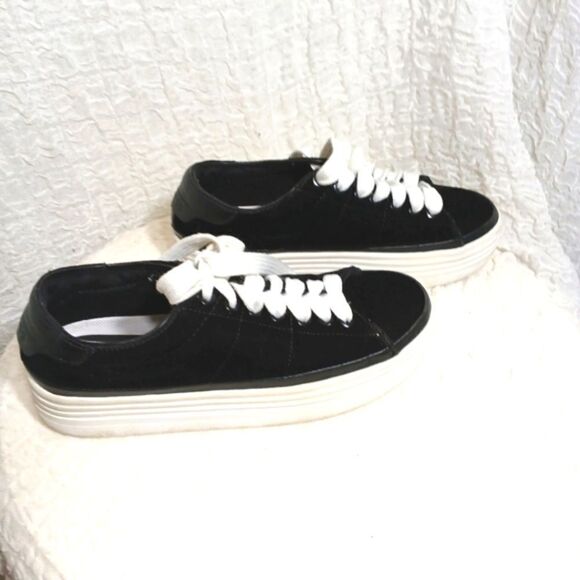 Guess Faux-Suede Black Platform Sneakers Size 8.5M - Picture 2 of 9